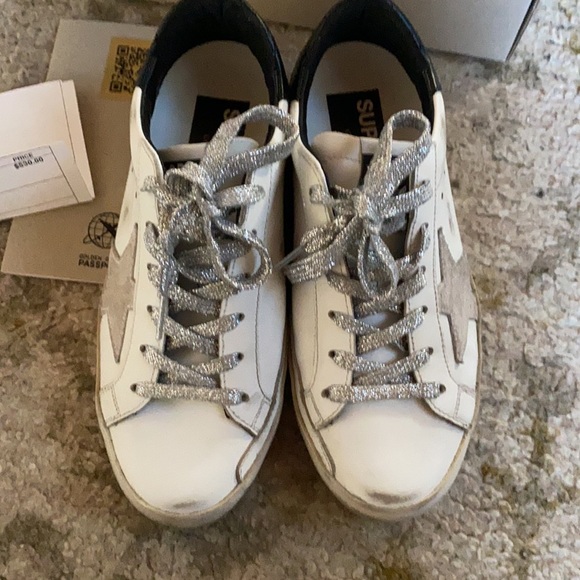 Authentic White Golden Goose tennis shoe - Picture 6 of 12